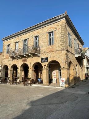 Xenias Rooms Apartments - Housity