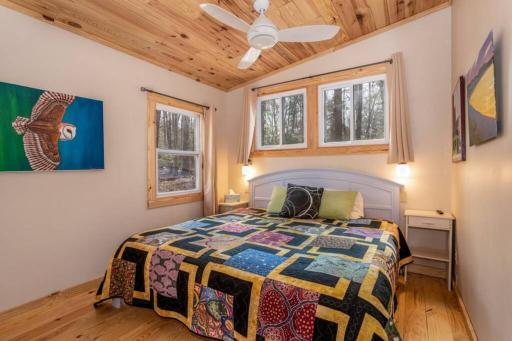 Art, Beauty, Nature: A Woodland Retreat - Housity