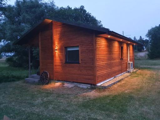 Skogsbäckens stugby AB - Housity