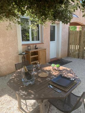 JOLI STUDIO INDEPENDANT 20m² AVEC JARDIN - Housity