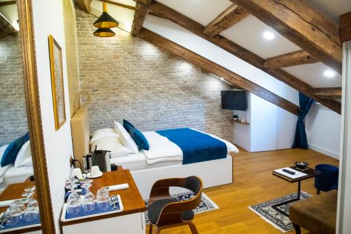 Oblivion Luxury Rooms - Housity