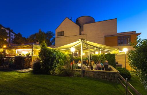 Hotel Castle Garden - Housity