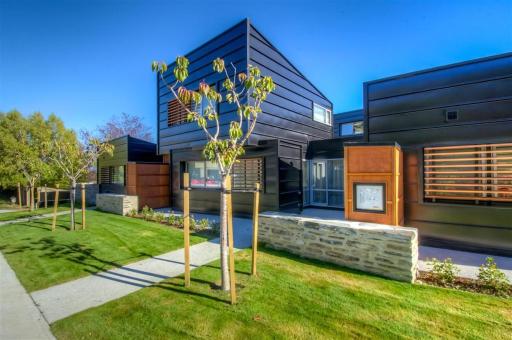 22 Hallenstein Apartments by Staysouth - Housity
