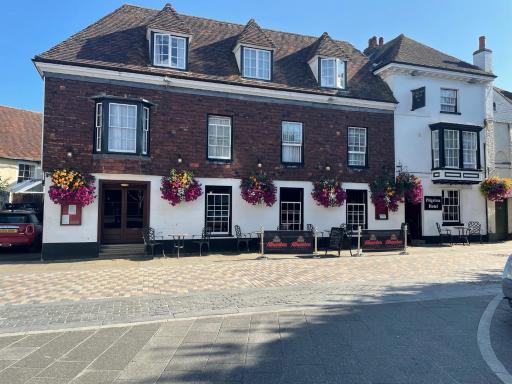 Pilgrims Hotel - Housity