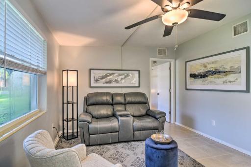 Idyllic Largo Escape with Patio 4 Mi to ! - Housity