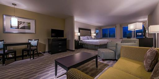 Holiday Inn Express & Suites Colorado Springs Central, an IHG Hotel - Housity