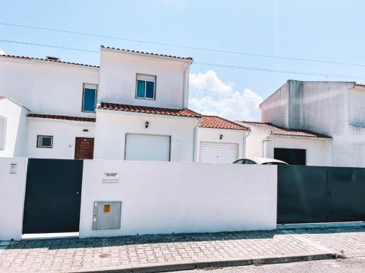 Spacious holiday house at Nazaré - Housity