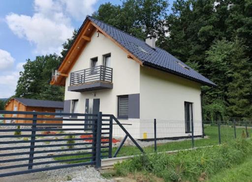 LENIÓWKA - Housity