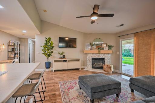 Family-Friendly Home, 6 Mi to Riverwalk Plaza - Housity