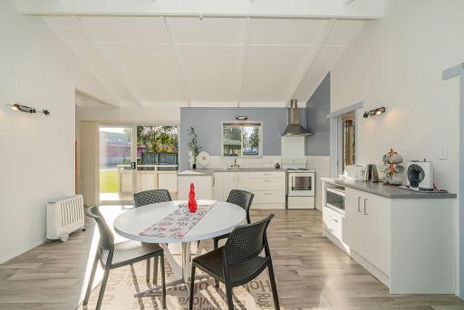 Hosts on the Coast Leisure on Lee - Housity