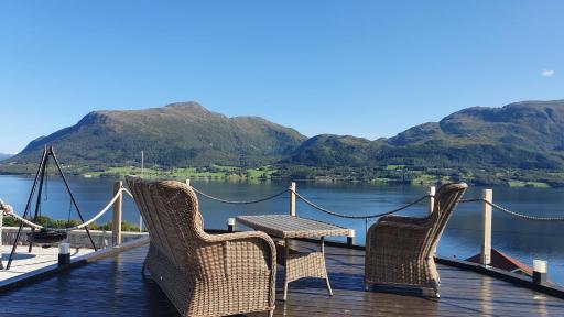 Kvernesfjorden Apartments - Housity