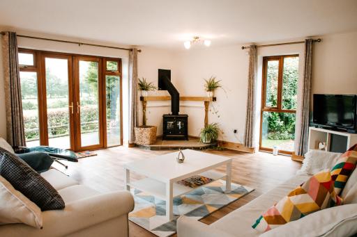 Holly Cottage, 2 bed house, sleeps 6 - Housity
