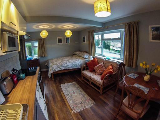 Cheltenham Studio Apartment - Housity