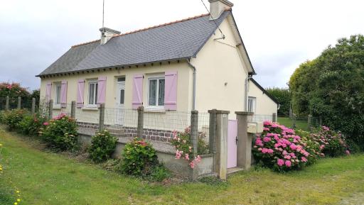 La Maison aux Volets Roses - Housity