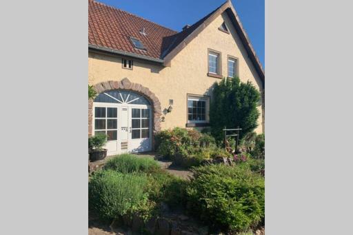 Vintage Apartment WOLF im Wadrilltal - Balkon Garten - Housity