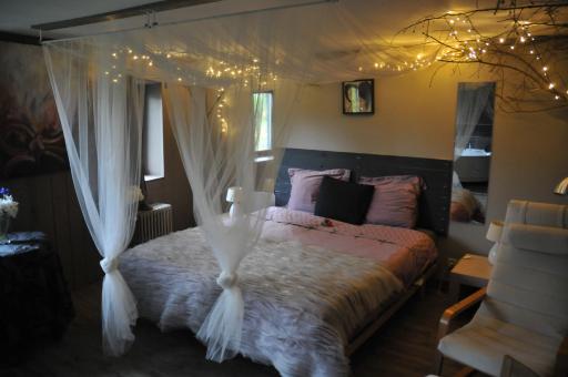 Gîte Spa & campagne - Chambres avec jacuzzi balnéo Verviers Liege - Housity