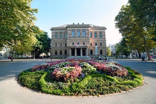 1BR in central Zagreb & main station, free parking - Housity