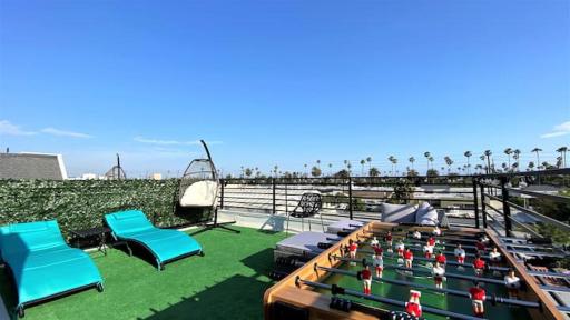 3 bd Townhome with Private Rooftop - Housity