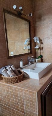 ANASTASIA STONE HOUSE - Housity