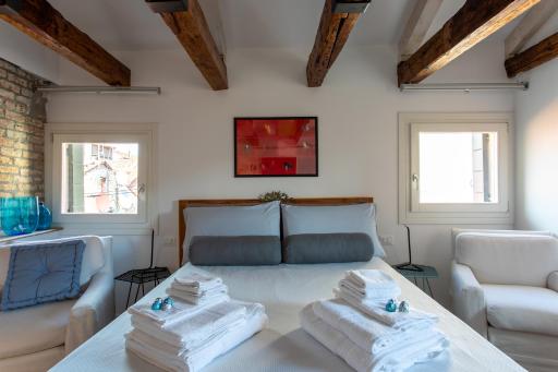 Biennale Gallery Suite - Housity