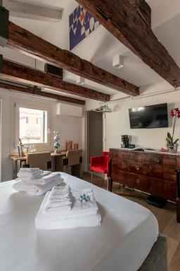 Biennale Gallery Suite - Housity