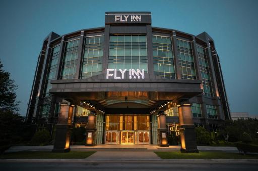 FLY INN BAKU - Housity