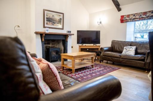 Reading Rooms Cottage - Housity