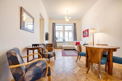 At the Three Princes - Housity