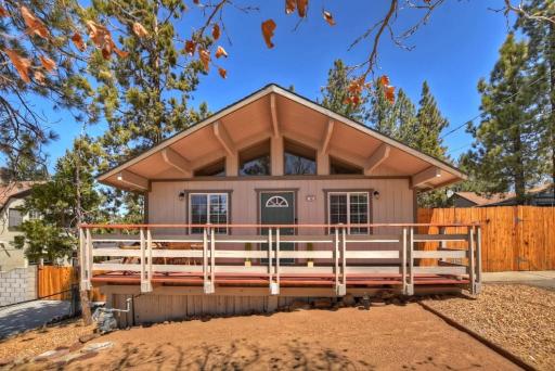 DoorMat Vacation Rentals - Bear Cub Cottage - HOT TUB! - Housity