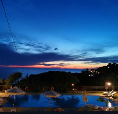 Molivos Sunset Apartments - Housity