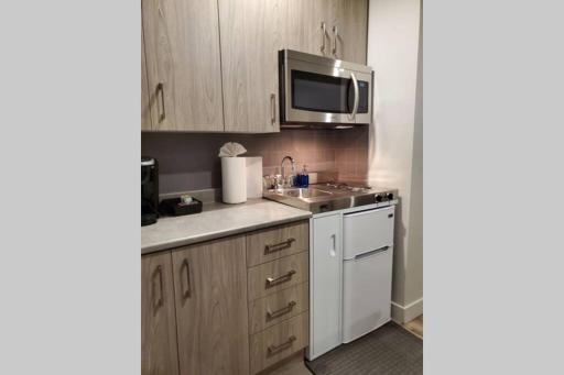 Cozy Sweet Studio #4, Only 10 min to D.T. Ottawa - Housity