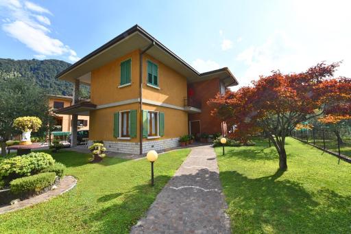 Fontana Fiorita Iseo - Housity