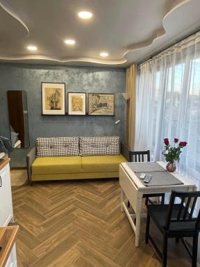Petar Aparts - Housity