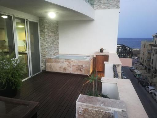 Riviera Penthouse - Housity