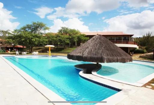 FLAT NO HOTEL FAZENDA MONTE CASTELO GRAVATÁ, quarto superior com Wi-fi e Netflix - Housity