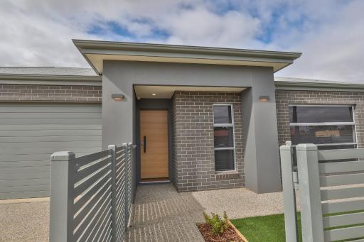 Brand New 3 bedroom, 2 bathroom Townhouse - Housity