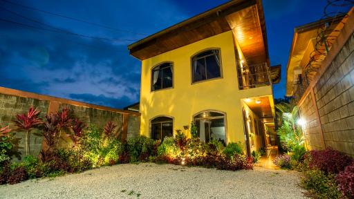 Sol y Luna Apartments - Housity