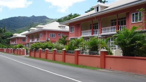 Reef Holiday Apartments - Housity