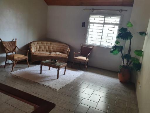 Ap. grande para 14 pessoas em Caiobá - Housity