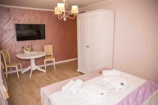 Seara pe deal - Housity
