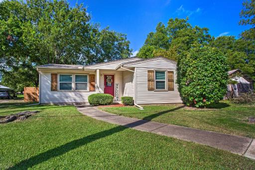 Walk to Dtwn Forney GiGis Place with Fire Pit - Housity
