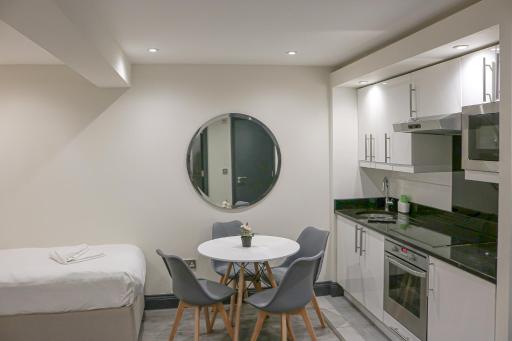 Hyde Park Superior Apartments - Housity