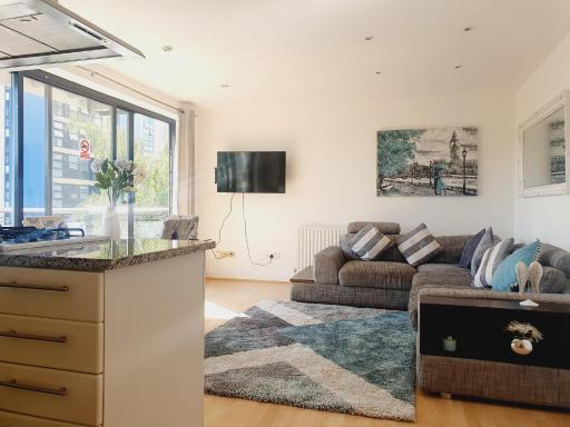 Luxury Canary Wharf apartment with free parking - Housity