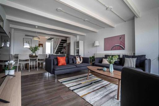 Luxury Penthouse with indoor swimming pool & Spa - Housity