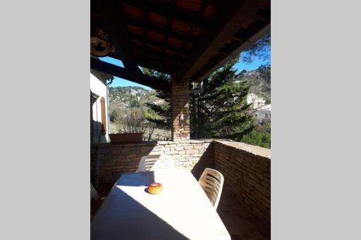 La maison près de la cascade. - Housity