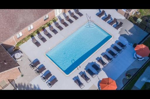 Comfortable Luxury Corporate Apartment With Pool - Housity
