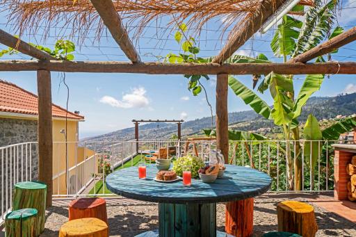 Casa do Cavalo das Florenças by An Island Apart - Housity