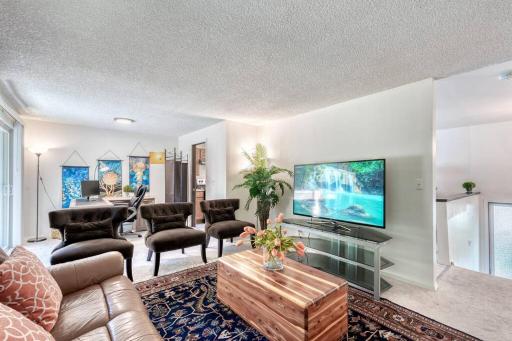 CENTRAL VILLA: Tempur-pedic mattress, convenient - Housity