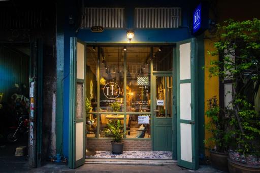 Live Local Cafe & Hotel - 420 Friendly - Housity
