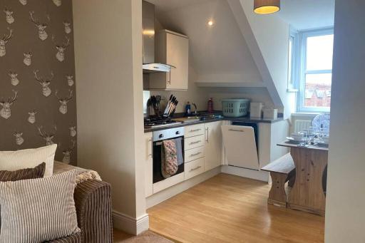 Upper 2 bedroom apartment in the heart of Jesmond - Housity